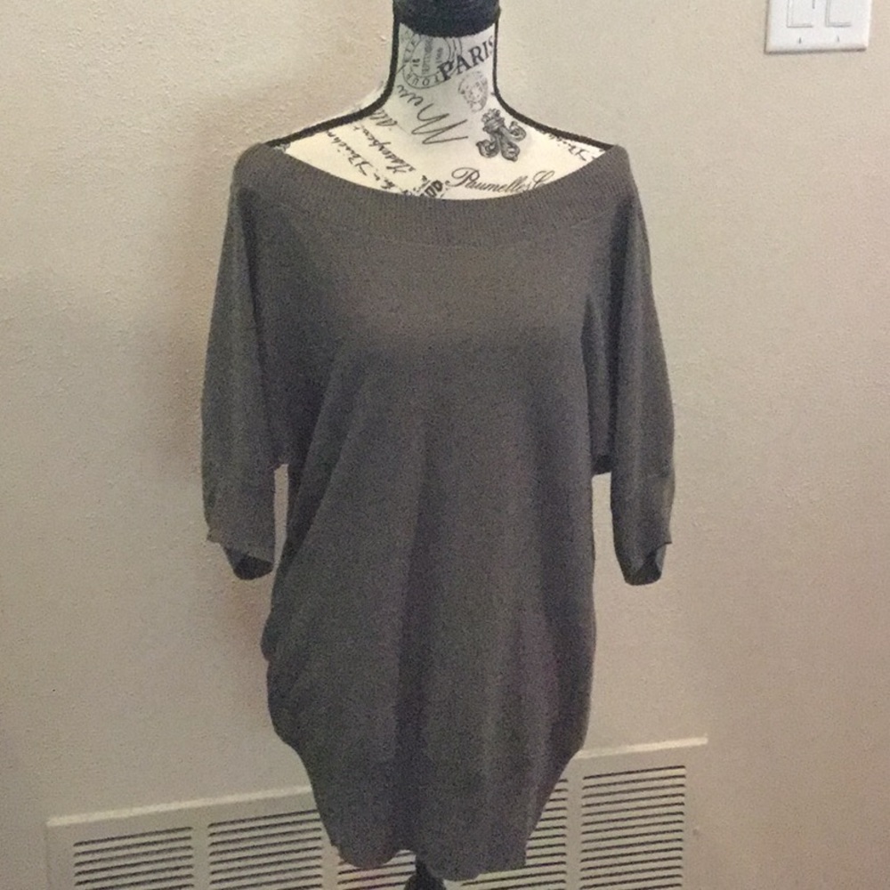 Rubbish olive green light weight sweater size med